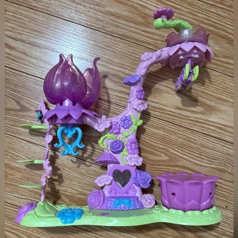 2005 My Little Pony G3 Twist & Style Petal Parlor